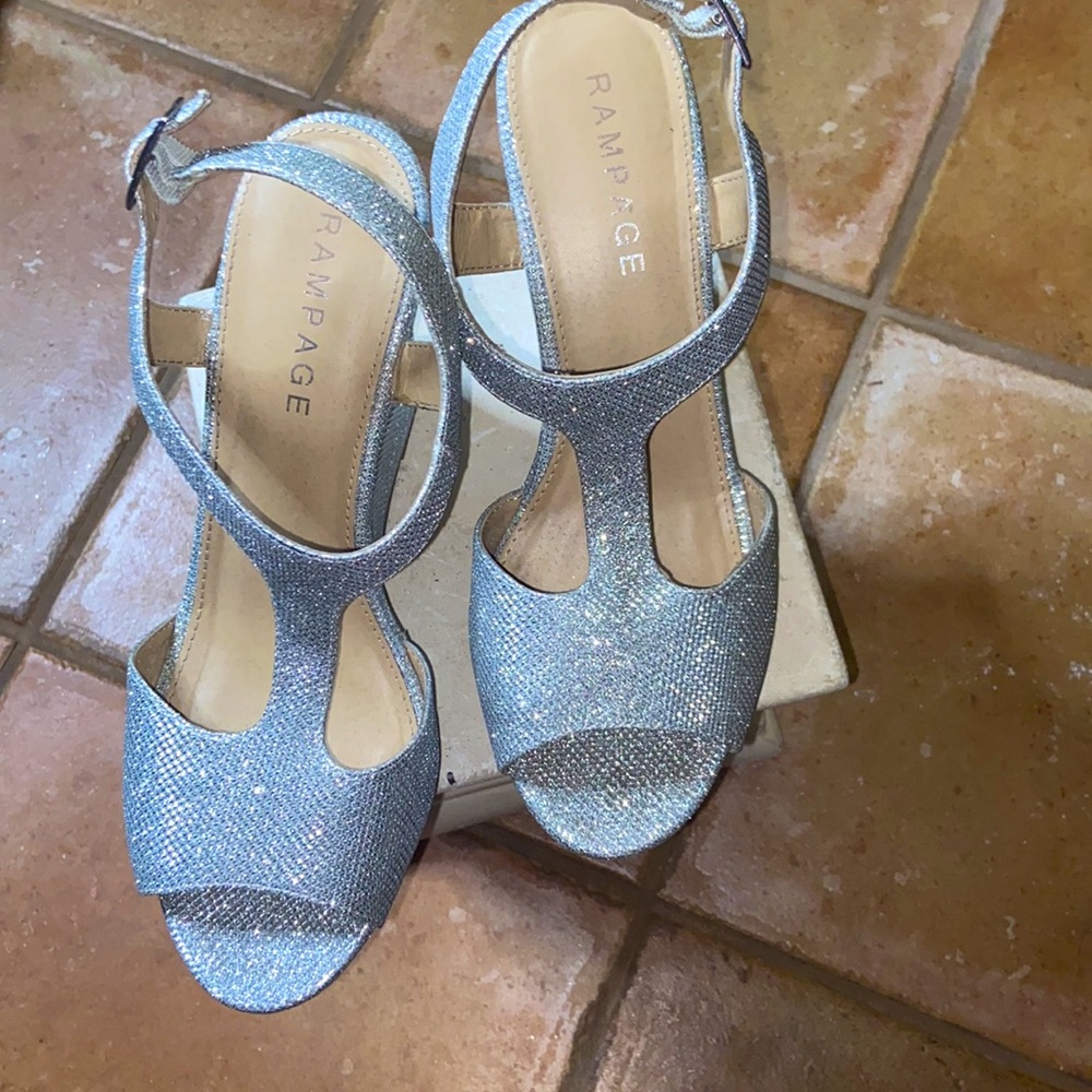 🌺RAMPAGE SHOES - Picture 2 of 7